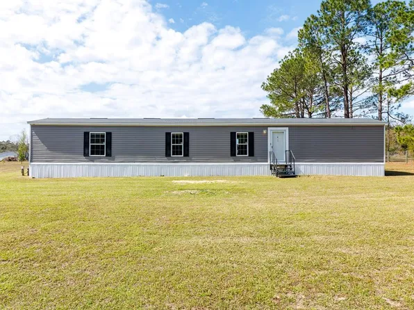 5966 Futch Rd, Hahira, GA 31632