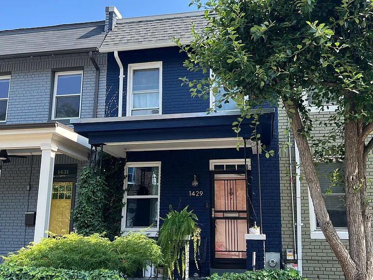 1429 Ives Pl SE — Photo 2