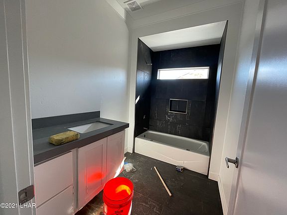 5th image of 2718 Tradewind Dr