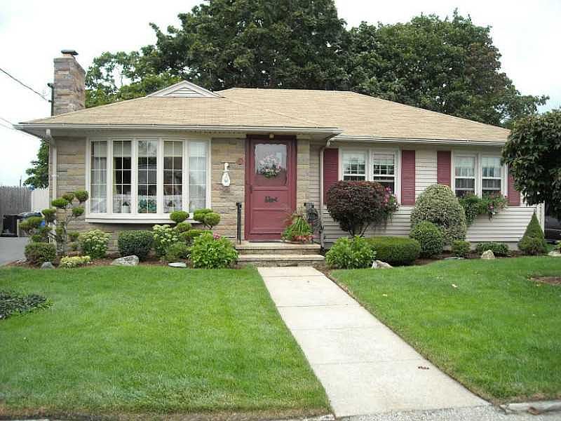 1st image of 13 Brentwood Dr