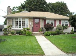 13 Brentwood Dr, Johnston, RI 02919