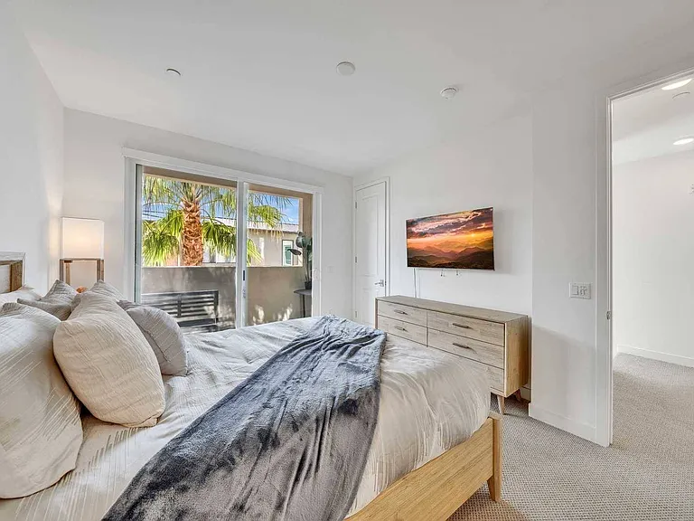 769 Doheny Way — Photo 24