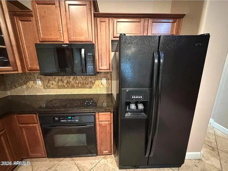 421 W Wisteria Pl — Photo 17