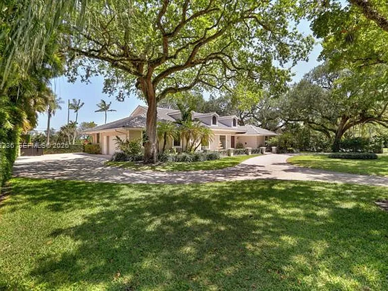 3425 Alhambra Cir — Photo 2