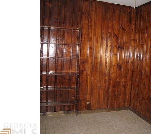 4th image of 843 Warren Dr