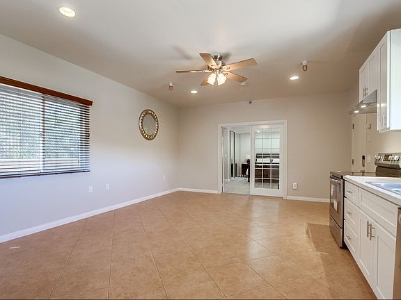 5th image of 2686 Canyon Crest Dr