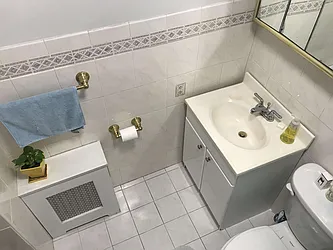 Rented by Lisa Realty Group LTD