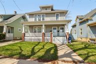 Belmont Ave-2504-001.jpg