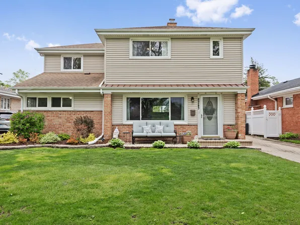 8243 N Washington St, Niles, IL 60714