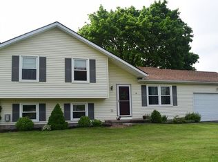 18 Efner Dr, Hilton, NY 14468