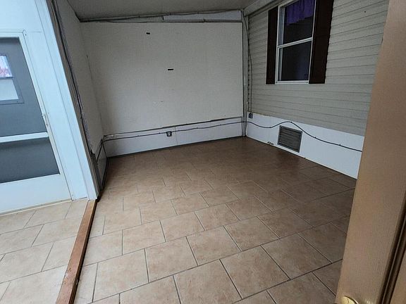 5th image of 4168 Gatewood St