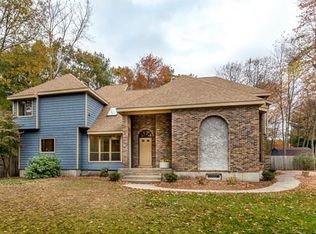 10 King Phillip Rd, Sharon, MA 02067