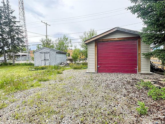2nd image of 305 1st St E