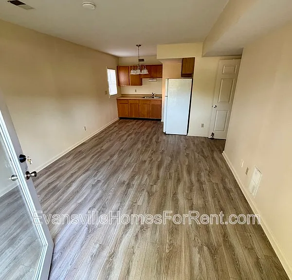 400-A S Bosse Ave #1 — Photo 2