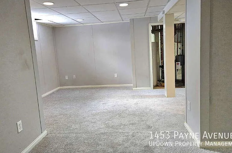 1453 Payne Ave — Photo 11