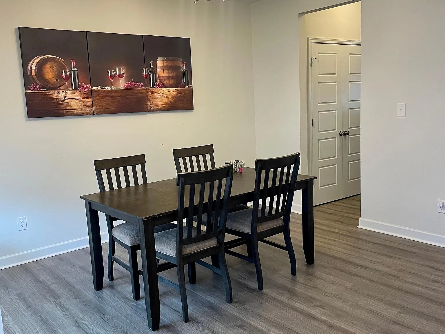 4 bed, 2.5 bath, 2202 sqft, $2,100 — Photo 4