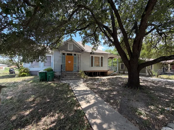 1402 Alametos, San Antonio, TX 78201