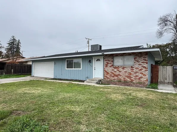 1600 W Robin Dr, Visalia, CA 93291