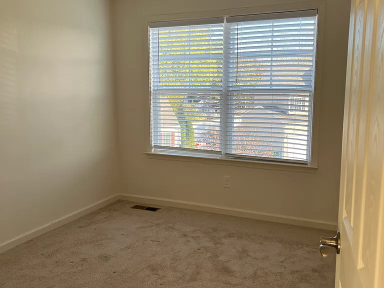 313 Ashby Commons Dr — Photo 16