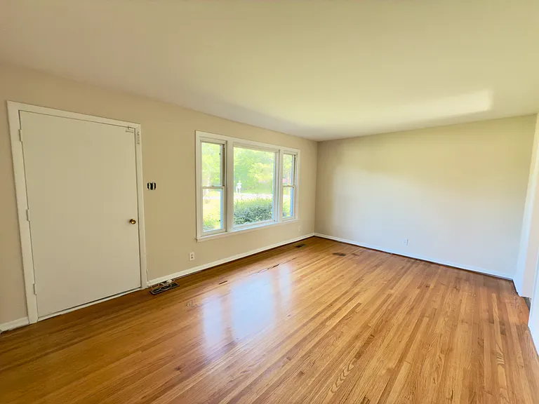 222 Yorktown Rd — Photo 13