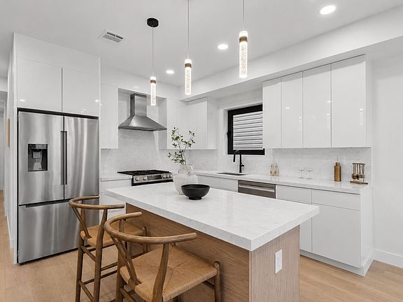 2nd image of 99 Van Horne St #2