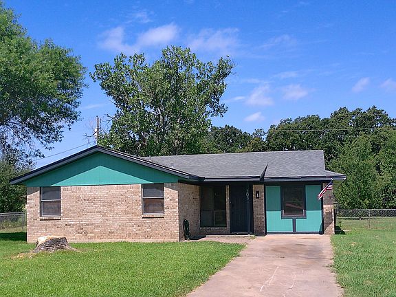 3rd image of 203 Idylwood Dr