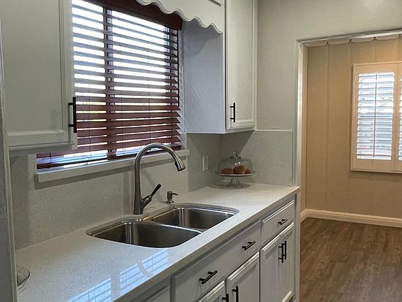 4th image of 1071 N Avenue 51