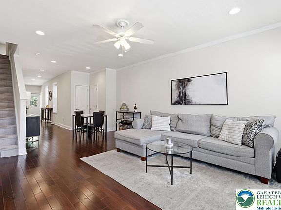 3rd image of 3869 Manayunk Ave