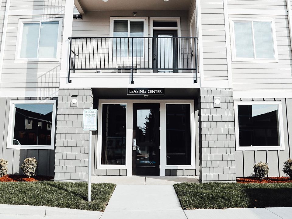 1st image of 4705 NE 66th Ave #36