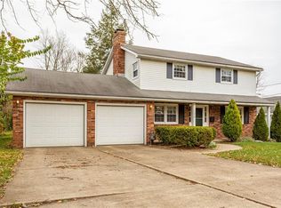1056 Sunshine Ct, Grafton, OH 44044