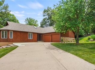 809 Bell Dr, Excelsior Springs, MO 64024