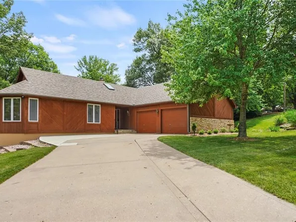 809 Bell Dr, Excelsior Springs, MO 64024