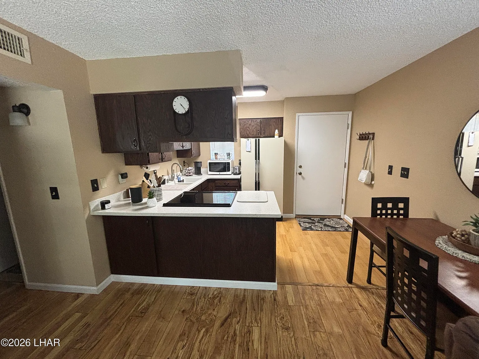 1 bed, 1.0 bath, 664 sqft, $1,350 — Photo 4