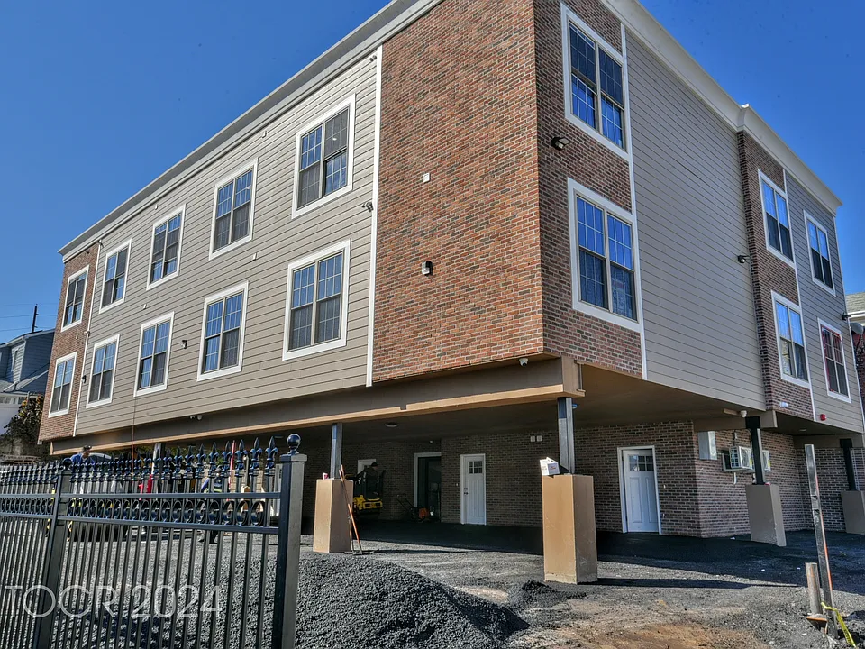 164-168 Atlantic St #303