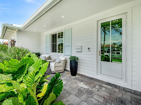 5th image of 1101 SW 13th Drive