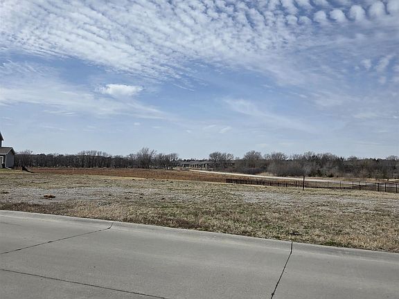 5th image of 10015 S 31st St