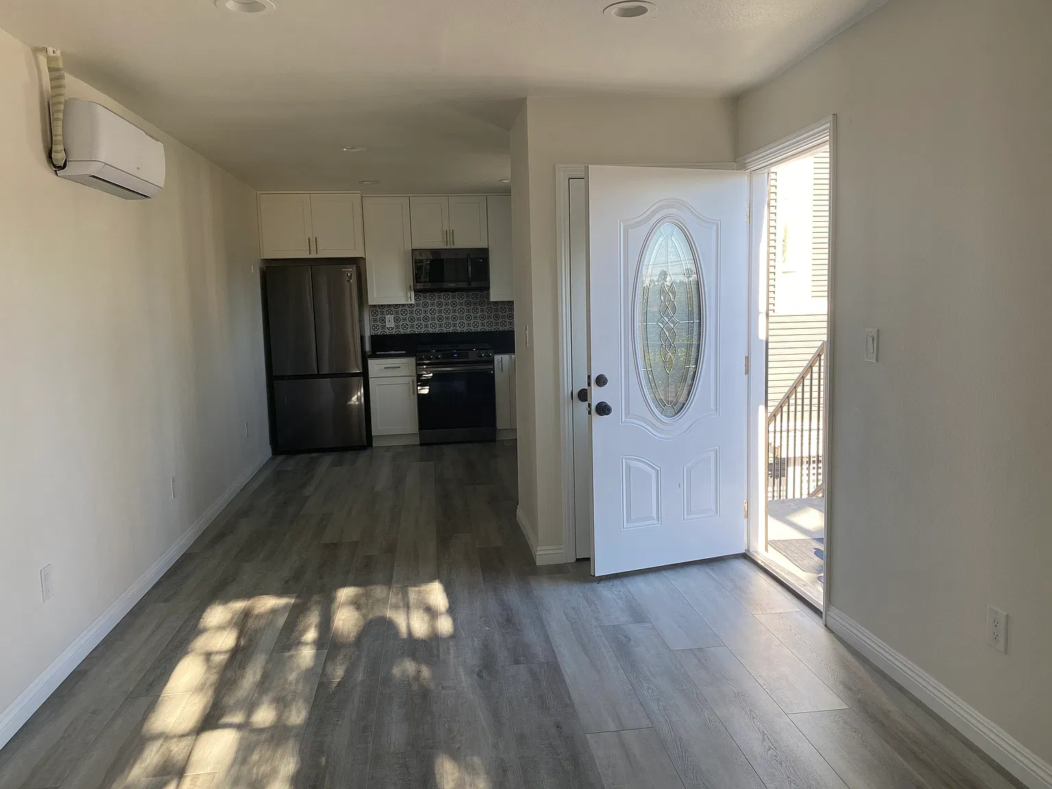 2 bed, 750 sqft, $1,550 — Photo 3