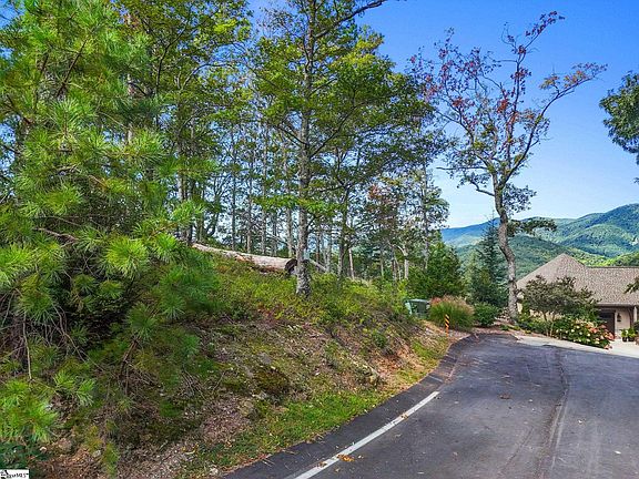 2nd image of 121 Upper Ridge Way