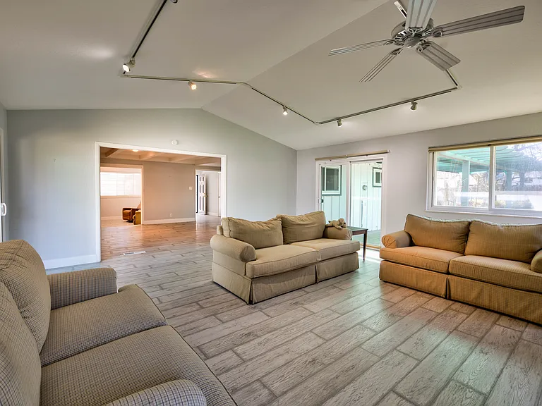 12310 S Hills Dr — Photo 28