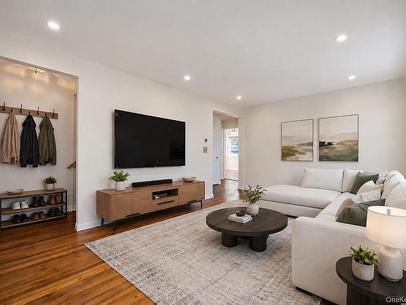 4th image of 126 New York Avenue