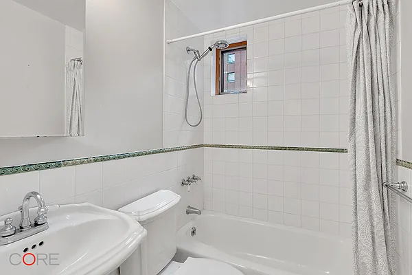 Rented by CORE | media 19