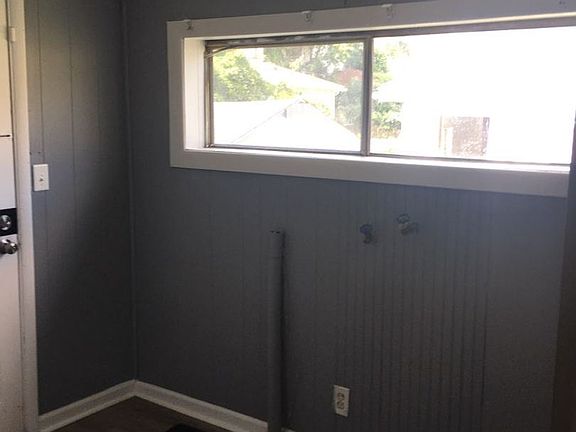 4th image of 303 Beuhring Ave