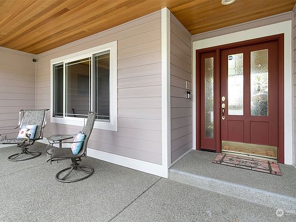 3rd image of 16607 137th Avenue E