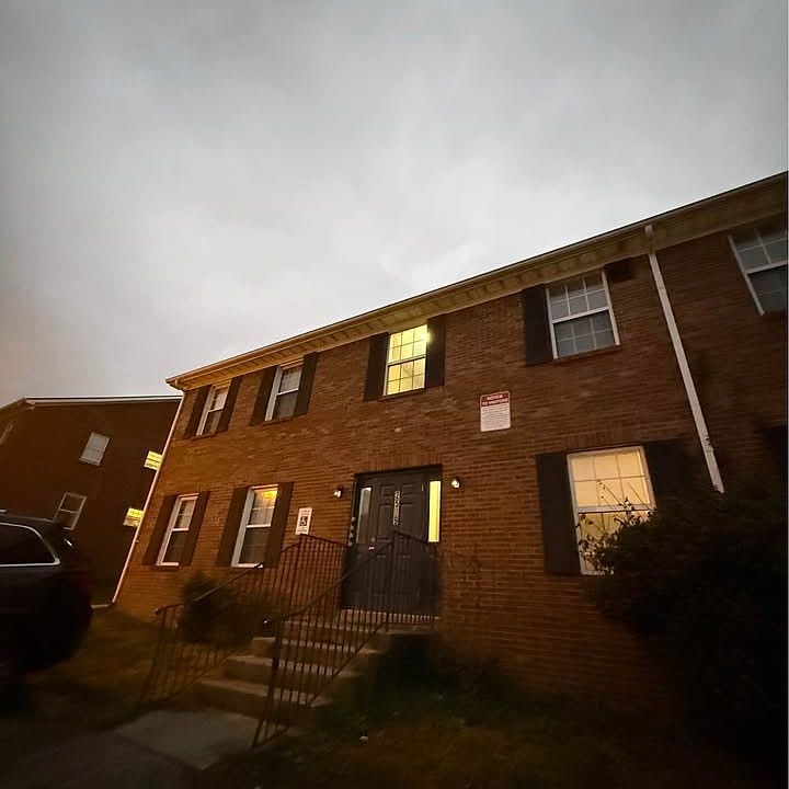 1st image of 2501 Danielle Ln #3