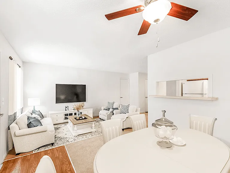 King's Ridge Apartments — Photo 7