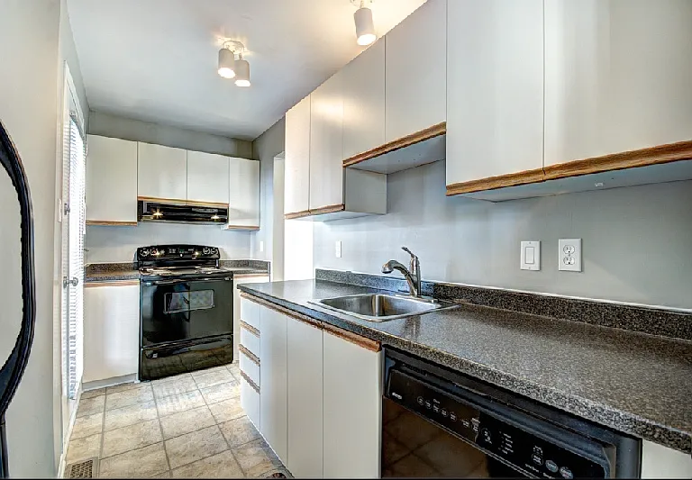 307 Ashton Ave #1 — Photo 11