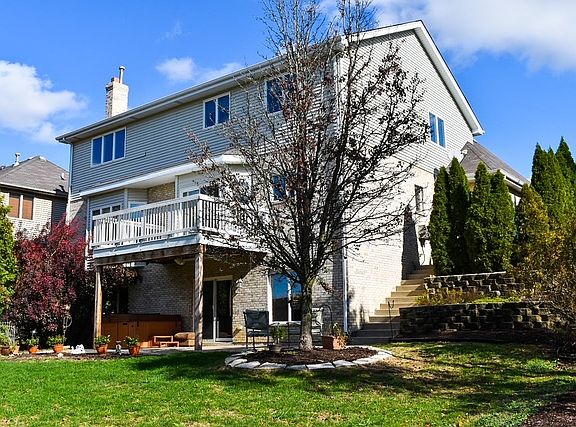 3rd image of 549 Deerfield Ln