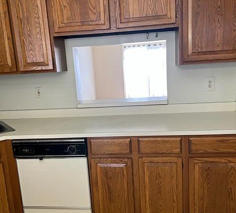 4th image of 46 Greenwich Dr