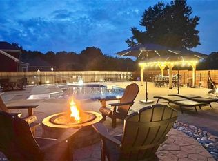 821 Redleafe Cir, Chesapeake, VA 23320