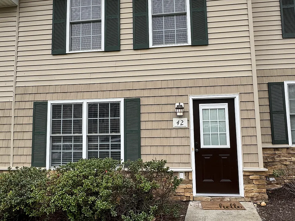 42 Catherine Ct